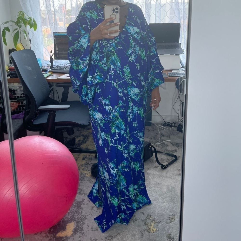 Elegant Blue Floral Maxi Dress - Picture 8 of 8